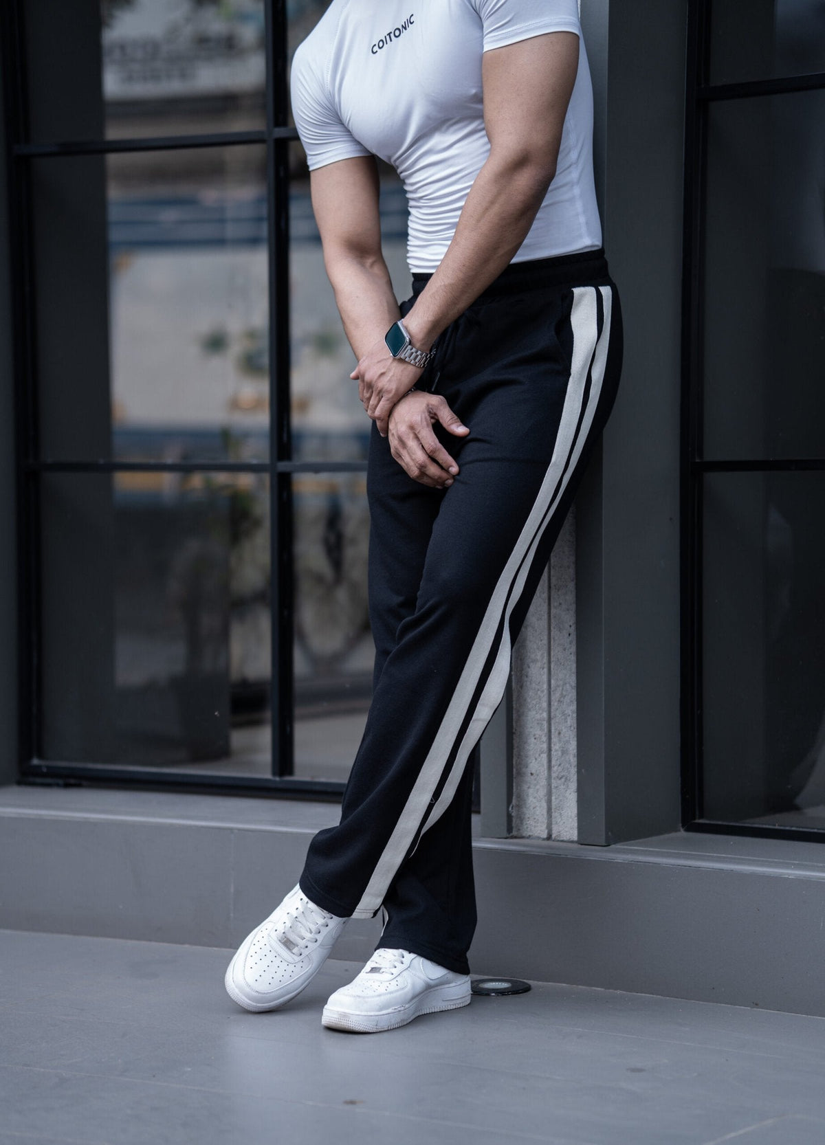 BLACK SIDE SEAM DRAWSTRING WAIST TRACK PANTS image 3