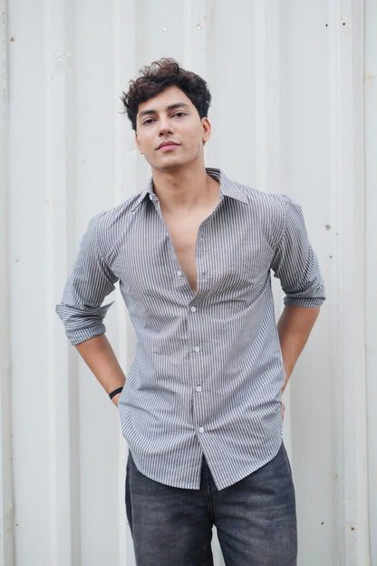 White & Charcoal Vertical Striped F/S Popcorn Shirt image 0