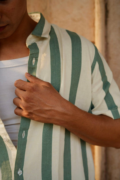 DUSKY WHITE AND GREEN STRIPES HALF SLEEVES SHIRT image 3