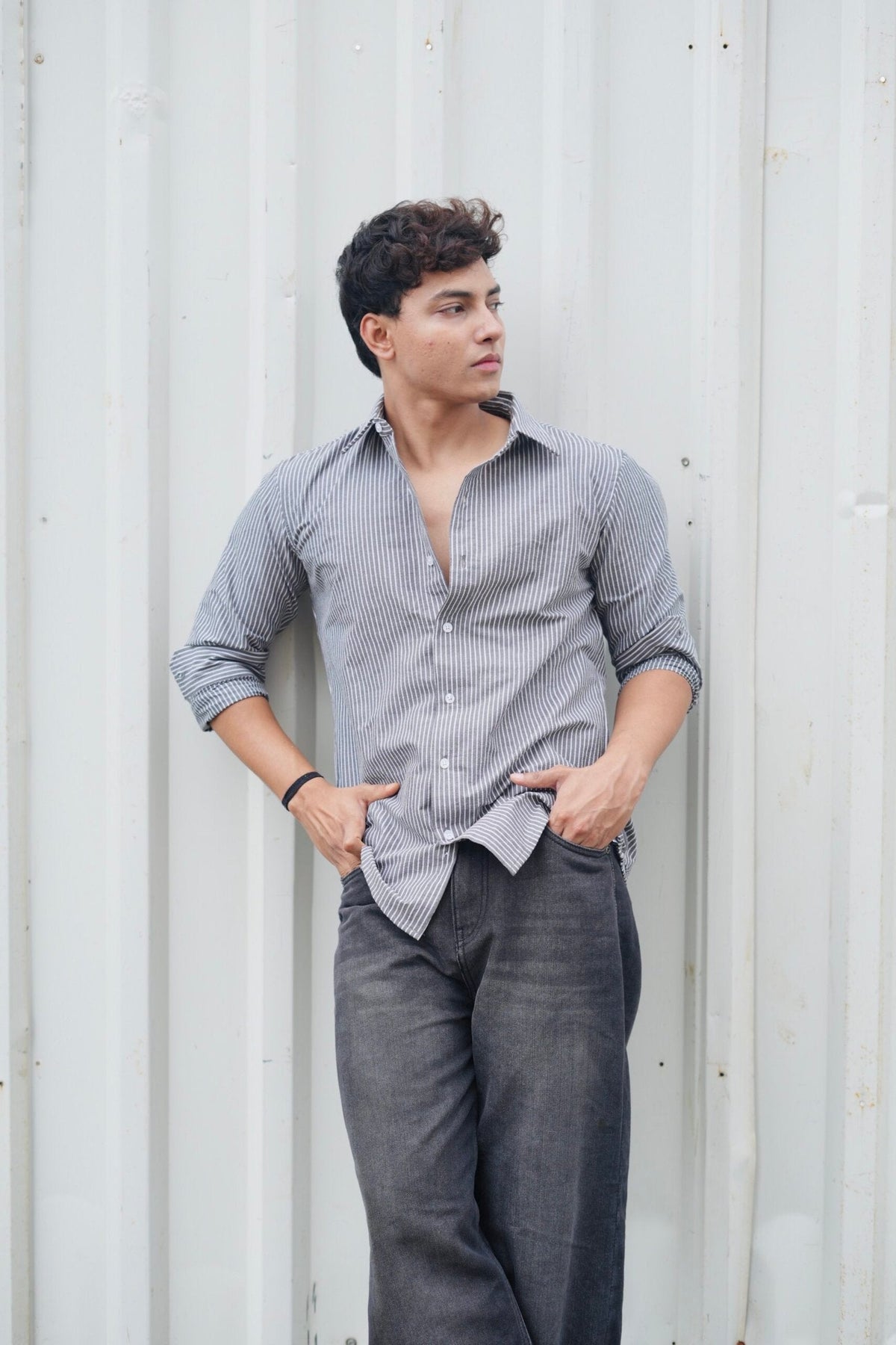 White & Charcoal Vertical Striped F/S Popcorn Shirt image 1